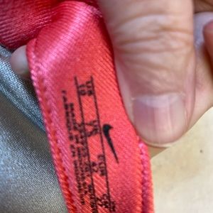 Preloved Nike 🩴 Flip Flops, wore about 3 times, from a smoke & pet free home.